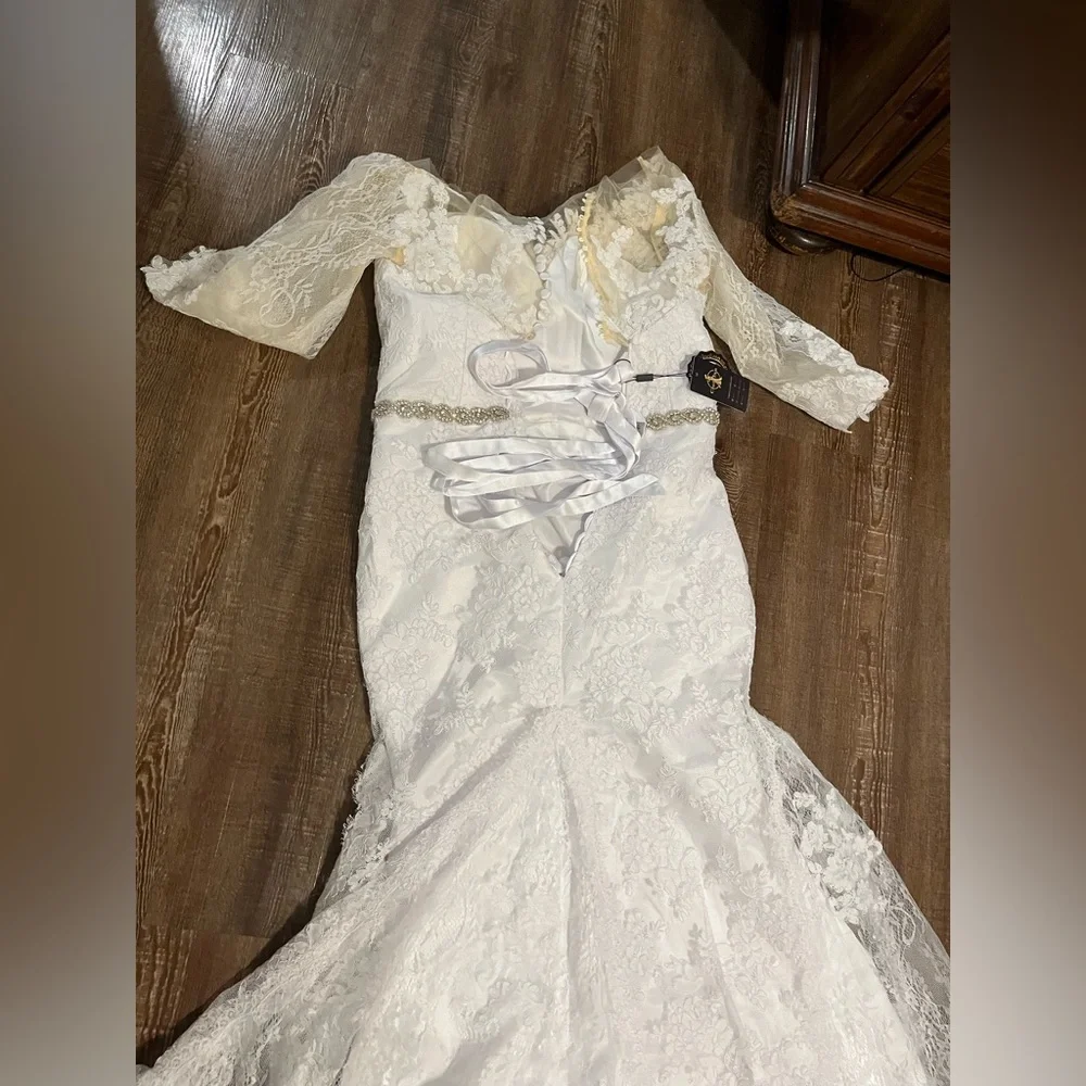 Clothfun wedding dress. Size 12. White - Picture 6 of 8